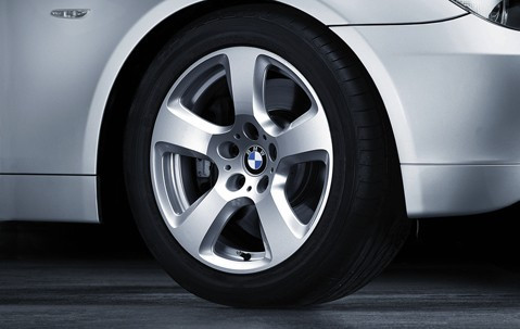 Jante 17" Style 243 pour BMW Série 5 E60 E61