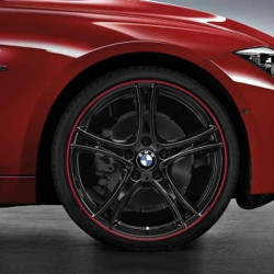 Jante Style 361 à rayons doubles, noires cerclées de rouge pour BMW Série 4 F32 F33 F36