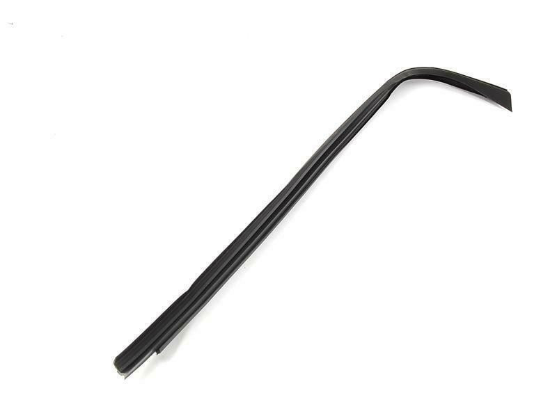 Cache déflecteur arrière gauche  pour BMW E36