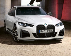 Lame avant (avec colle et rivet)  en carbone M Performance - BMW Série 4 Gran Coupé G26 et BMW i4 G26