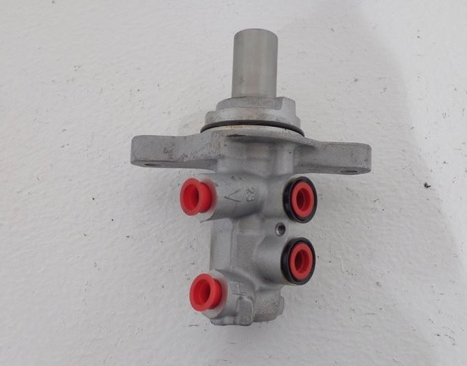 Maitre-cylindre de frein avec Ecrou à six pans autobloquant (M8-8-ZNNI SI) pour BMW Série 2 F22 F23