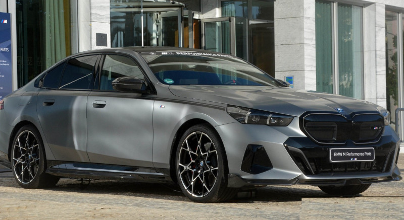 Jeu de roues complètes été 21" style 943M Frozen Midn.Grey (M Performance) pour BMW Série 5 G60 G61