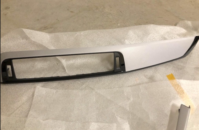 Placage tableau de bord aluminium Hexagon (schwarz glanz) pour BMW Série 1 F20 F21 LCI (phase 2)