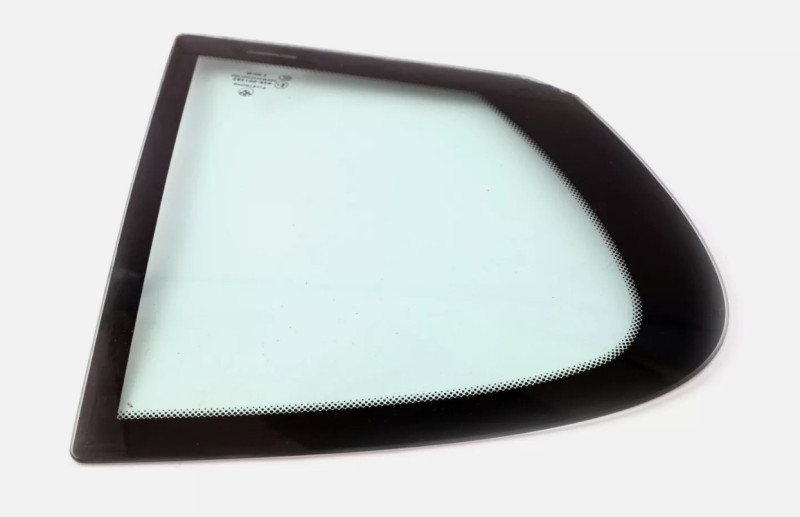 Vitre fixe custode arrière (coté au choix) pour BMW Série 1 E87 (5 portes)