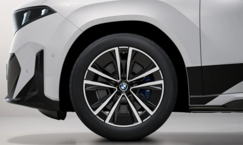 Roues complètes hiver 20" style 1047M pour BMW iX3 NA5