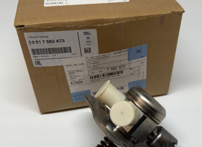 Pompe à haute pression avec vis et joint pour BMW Série 1 E81 E82 E87 E88 (116i / 118i / 120i)