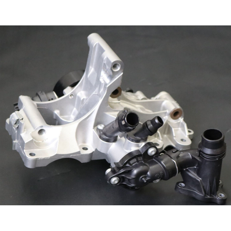 Pompe liquide de refroidissement avec support et thermostat pour BMW X3 G01 X4 G02 (18d / 20d)